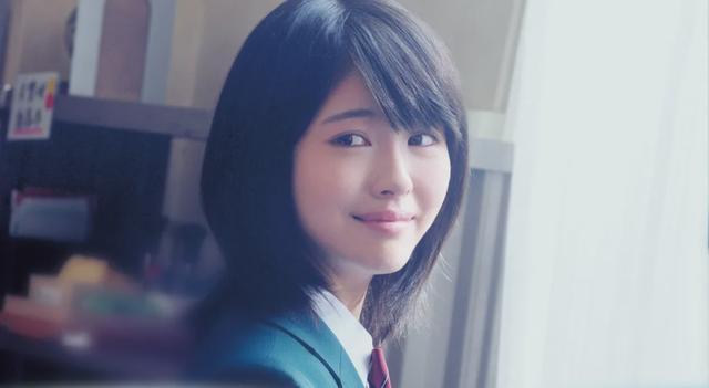 日本00后爆红女演员,滨边美波坚持每天自己做饭