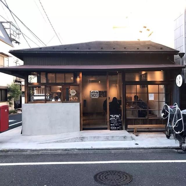 从未见过如此绅士又可爱的穿搭博主,堪称东京咖啡旅行活地图