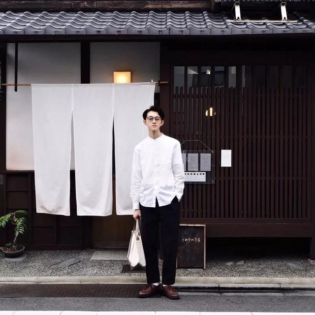 从未见过如此绅士又可爱的穿搭博主,堪称东京咖啡旅行活地图