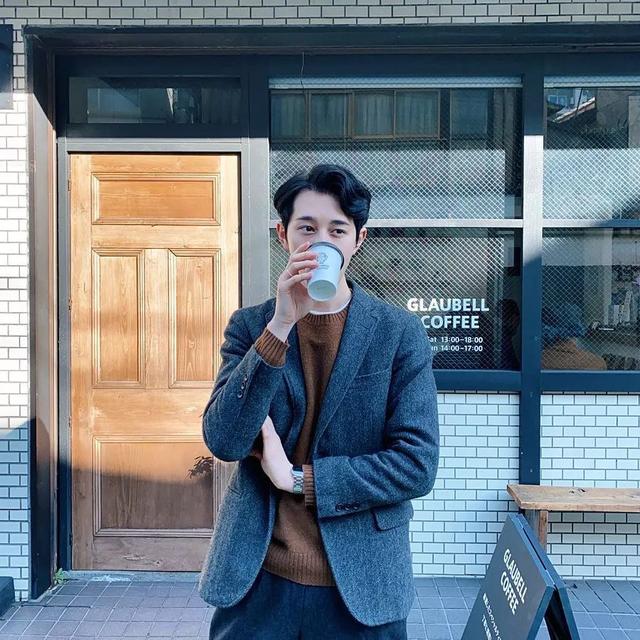 从未见过如此绅士又可爱的穿搭博主,堪称东京咖啡旅行活地图