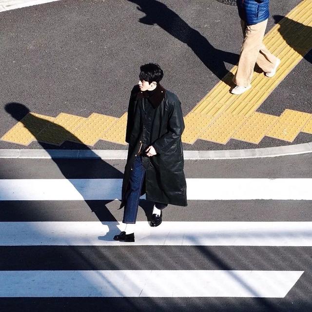 从未见过如此绅士又可爱的穿搭博主,堪称东京咖啡旅行活地图