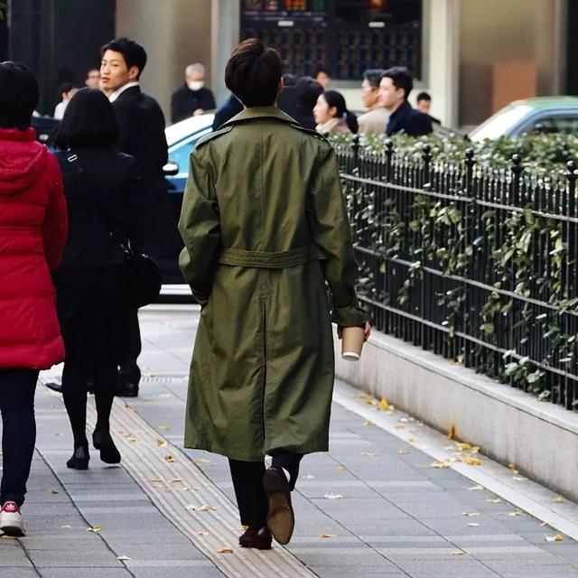 从未见过如此绅士又可爱的穿搭博主,堪称东京咖啡旅行活地图
