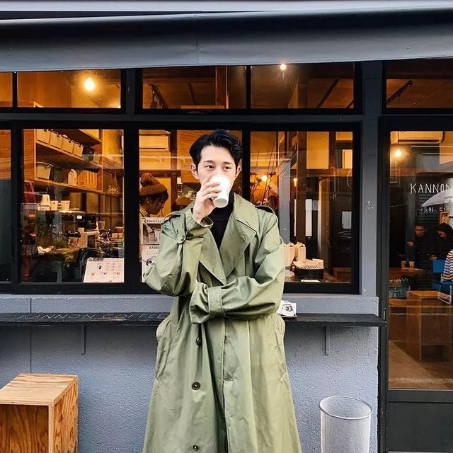 从未见过如此绅士又可爱的穿搭博主,堪称东京咖啡旅行活地图