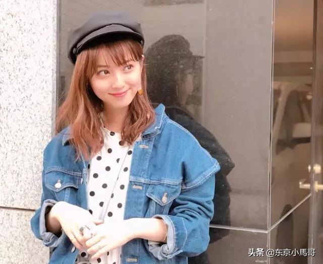 日本人气女星佐佐木希亲手做口罩,粉丝惊呼让她当总理!