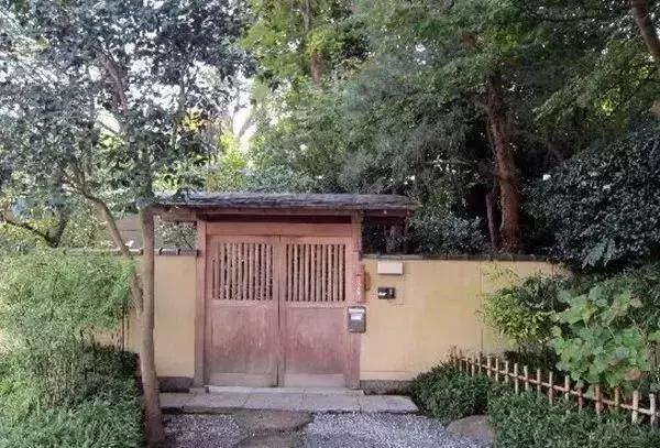 吃肉喝酒承认好色:这位96岁尼姑,成为日本年轻人最喜欢的网红