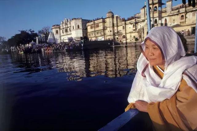 吃肉喝酒承认好色:这位96岁尼姑,成为日本年轻人最喜欢的网红