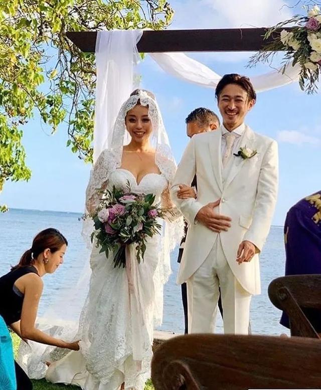 前妻是风俗女郎,爱子被疑不是亲生!这位日本最年轻的影帝,却活得比谁都通透…