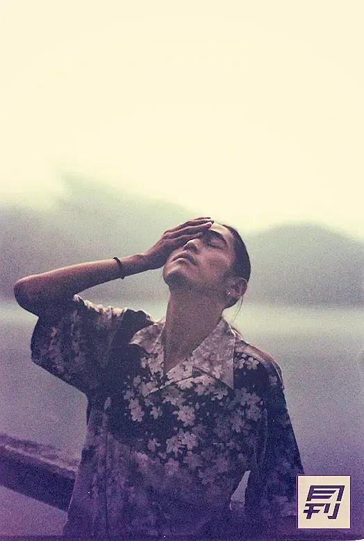 前妻是风俗女郎,爱子被疑不是亲生!这位日本最年轻的影帝,却活得比谁都通透…
