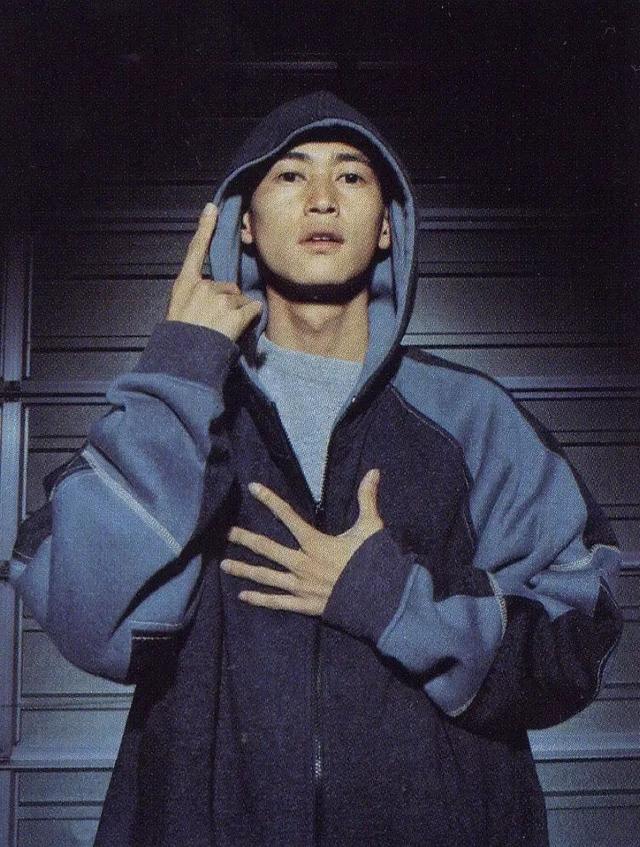 前妻是风俗女郎,爱子被疑不是亲生!这位日本最年轻的影帝,却活得比谁都通透…