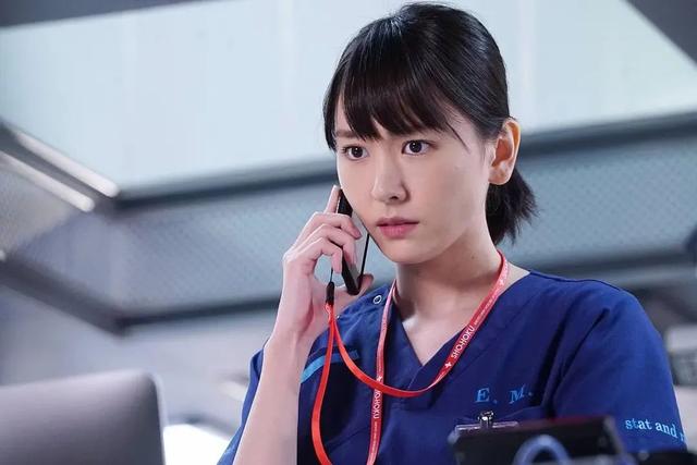 日本宅男女神新垣结衣,竟然当妈了?