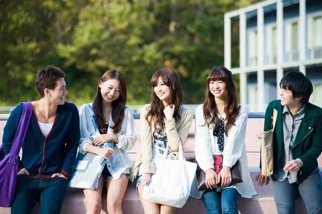 如何与“对海外无感”的日本人交朋友?谈谈日本年轻人的内向意识