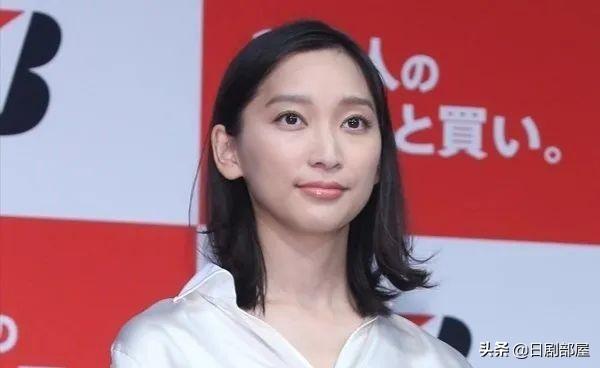 离婚一个月后,杏与亲生母亲的12亿日元官司达成和解