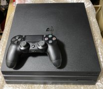 出一台PS4 Pro 1TB 黑色