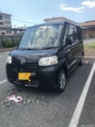 熊本出一辆刚买半年的车(黑色タント）