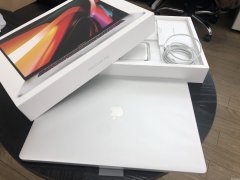 Apple　アップル「Macbook pro第9世代 16インチ　La
