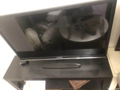 JR難波附近出一台电视