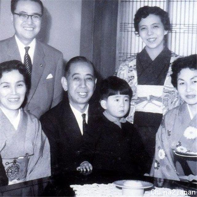 安倍家族一门三首相:权力下的顶级日本门阀