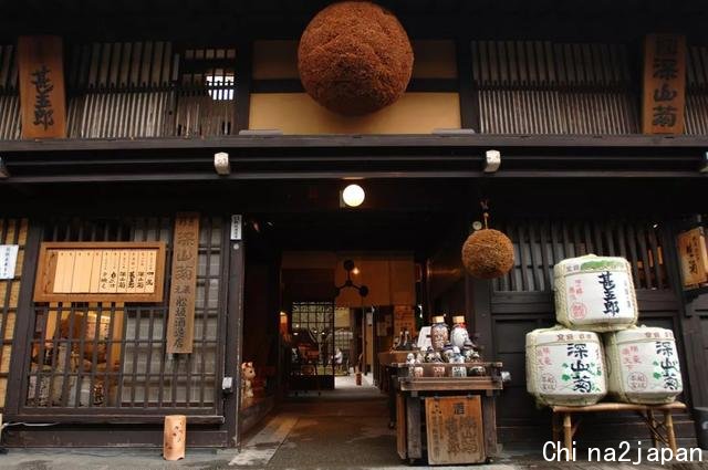 为什么日本酒厂的门面一定要挂个球