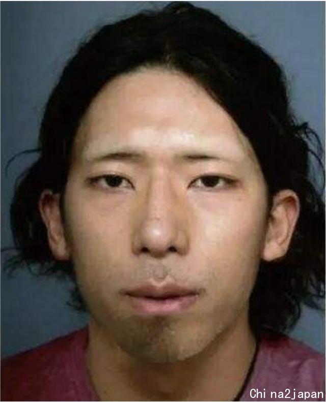 日本小伙杀人后边逃亡边整容,2年后落网,因太帅被无数少女追捧