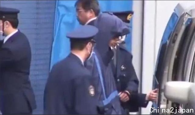 日本小伙杀人后边逃亡边整容,2年后落网,因太帅被无数少女追捧