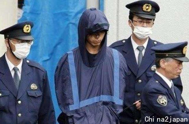 日本小伙杀人后边逃亡边整容，2年后落网，因太帅被无数少女追捧