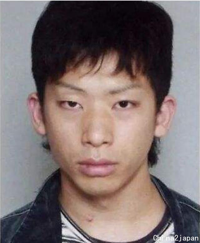 日本小伙杀人后边逃亡边整容，2年后落网，因太帅被无数少女追捧