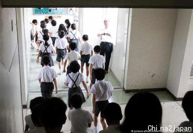 日本奇葩校规惹众怒!女生不许扎马尾,校方认为男生看脖子会兴奋