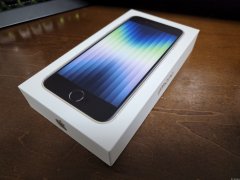 出一台未开封iPhone SE 3 64G 白色