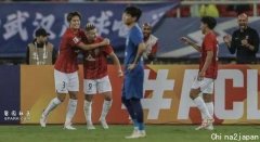 日本球队赴华比赛 中国球迷焚烧日本国旗骂&quot;巴嘎&amp;quot;